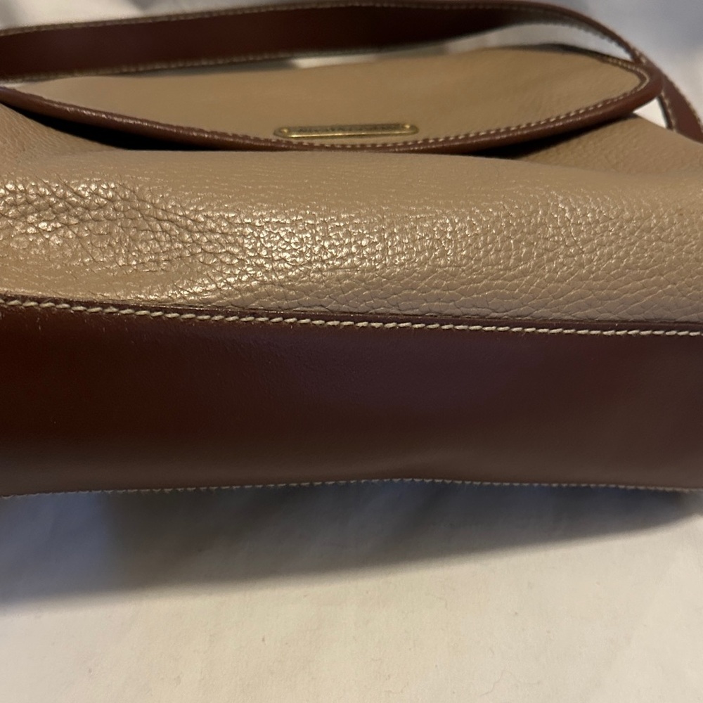 Medallion Leather Bag - Picture 11 of 11